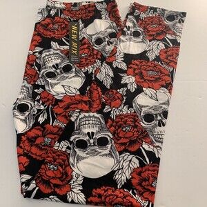 X-Plus Size Buttery Soft Black White and Red‎ Flower Sugar Skull Leggings.